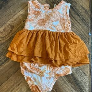Kate Quinn sunflower onesie dress! Adorable & soft, modal. 12-18m, perfect cond